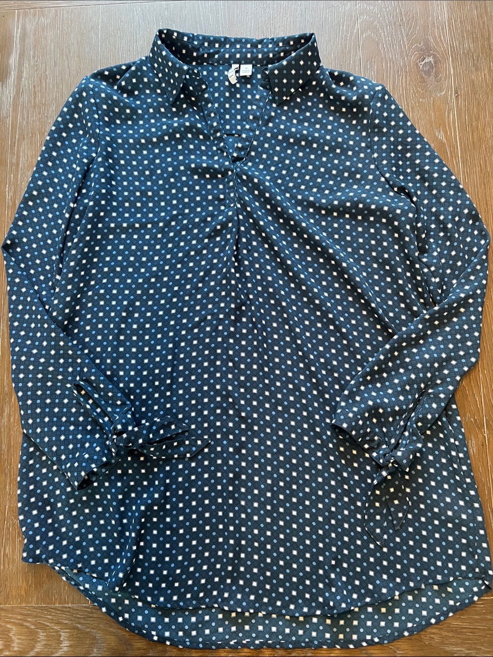 ELLE Women's Navy Blue Long-Sleeve Polka Dot Tunic Blouse